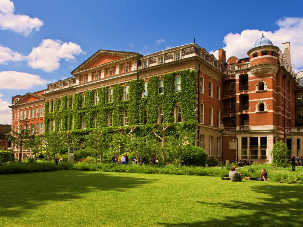 Kings College London